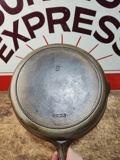 GRISWOLD #8 Cast Iron Skillet Frying Pan Iron Mountain Logo 10" Seasoned Flat