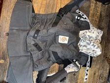 Ergobaby Adapt Baby Carrier Graphic Grey Multi Position Structured ERGO SSC