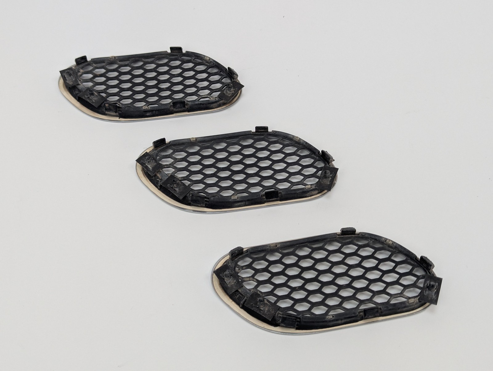 Maserati Quattroporte 2003-2012 Right Vent grilles Set P/N 69283200