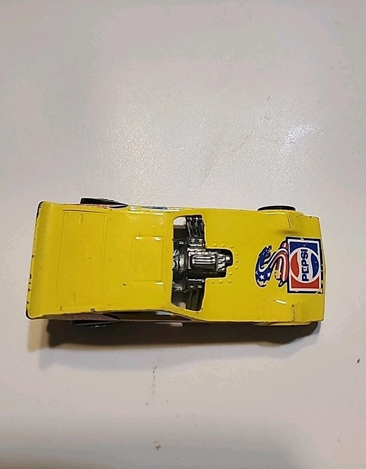 Hot Wheels винтажный Pepsi Challenger желтый Don змея Prudhomme BW Малайзия 1982 - Изображение 4 из 4
