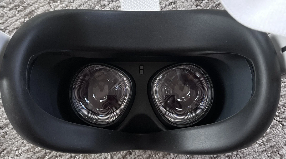 Oculus Quest 2 128GB VR Headset, Official Carrying Case