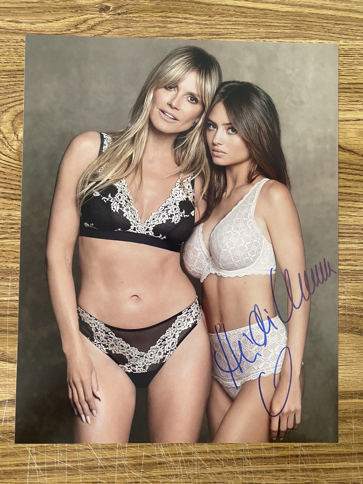 heidi-klum-autographed-11x14-photo-model-sports-illustrated-victoria