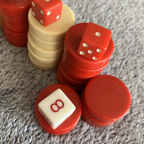 32 Bakelite Backgammon chips 1 3/8”—Red —Cream -matching Doubling Dice - Picture 3 of 3
