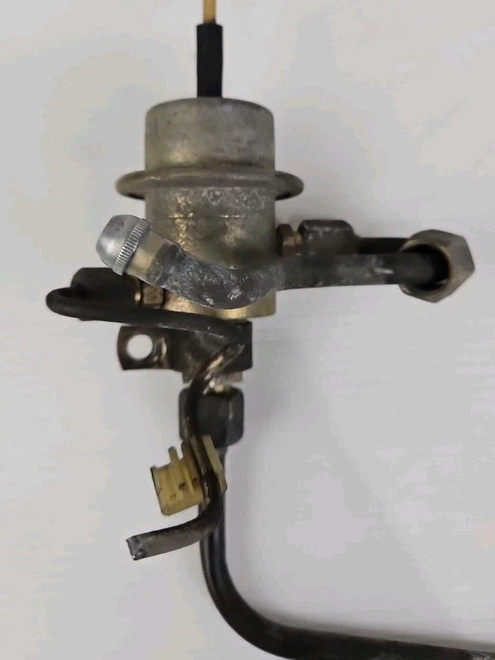 86-92 MERCEDES W126 420SEL 560SEL 500SL REGULADOR DE PRESIÓN DE COMBUSTIBLE 0438161013 2 Foto 3 de 3