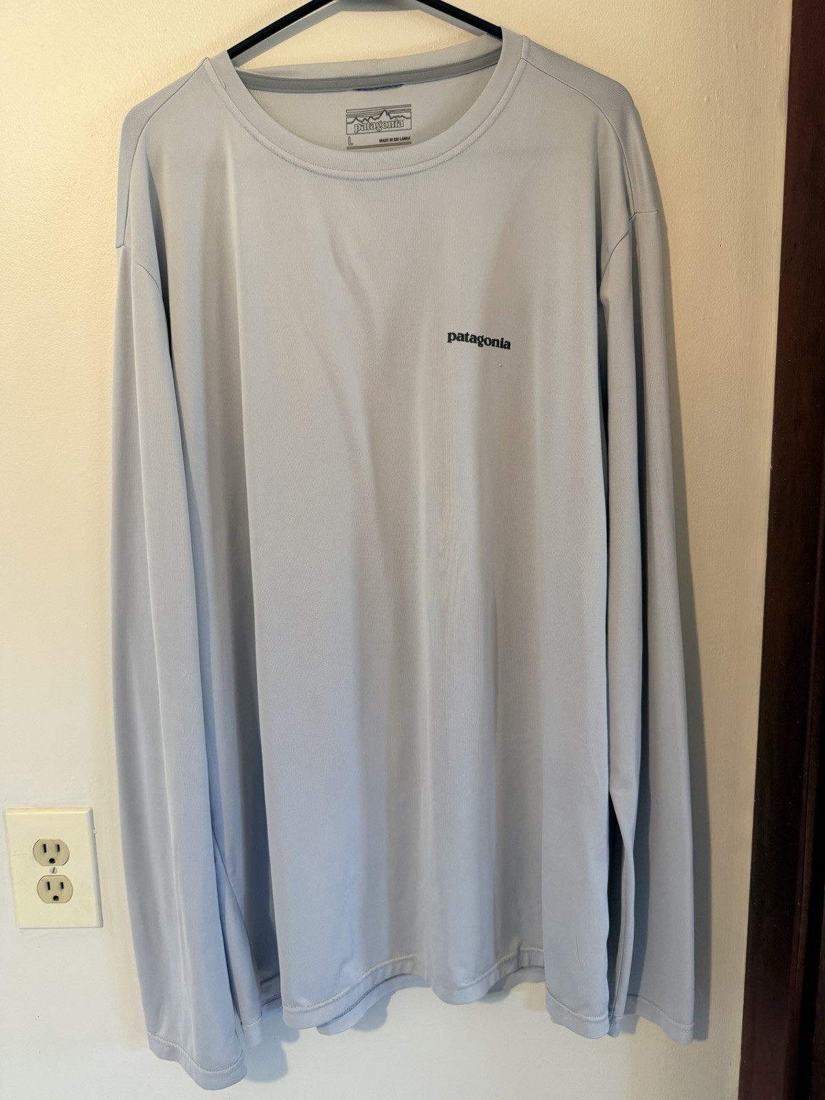 Large - Men - Patagonia Long Sleeve Graphic Shirt