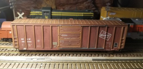 HO Kadees, Weathered Roundhouse Milwaukee Road 50 pies Box Car Rd #56665 | Zustand: New