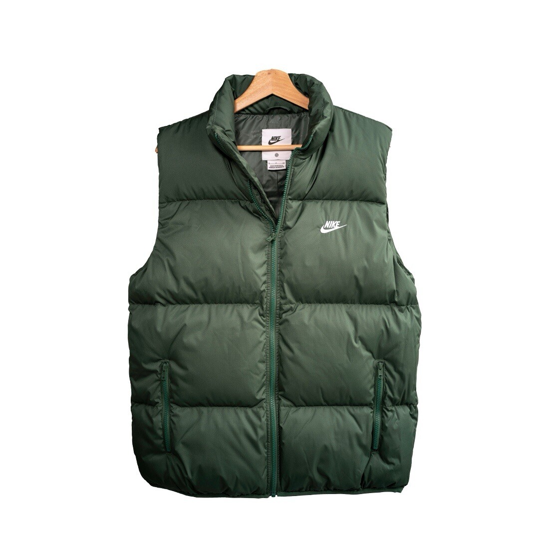 Nike Insulated Puffer Jacket for Men and Women-image