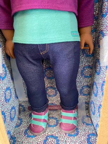 American Girl 18" Doll Gabriela Girl of the Year 2017 Brn Hair & Eyes Dark Skin - Picture 4 of 10