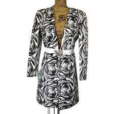 Giovanna Womens Formal Jacket Long Rhinestone Clasp Black Gray White Crinkled