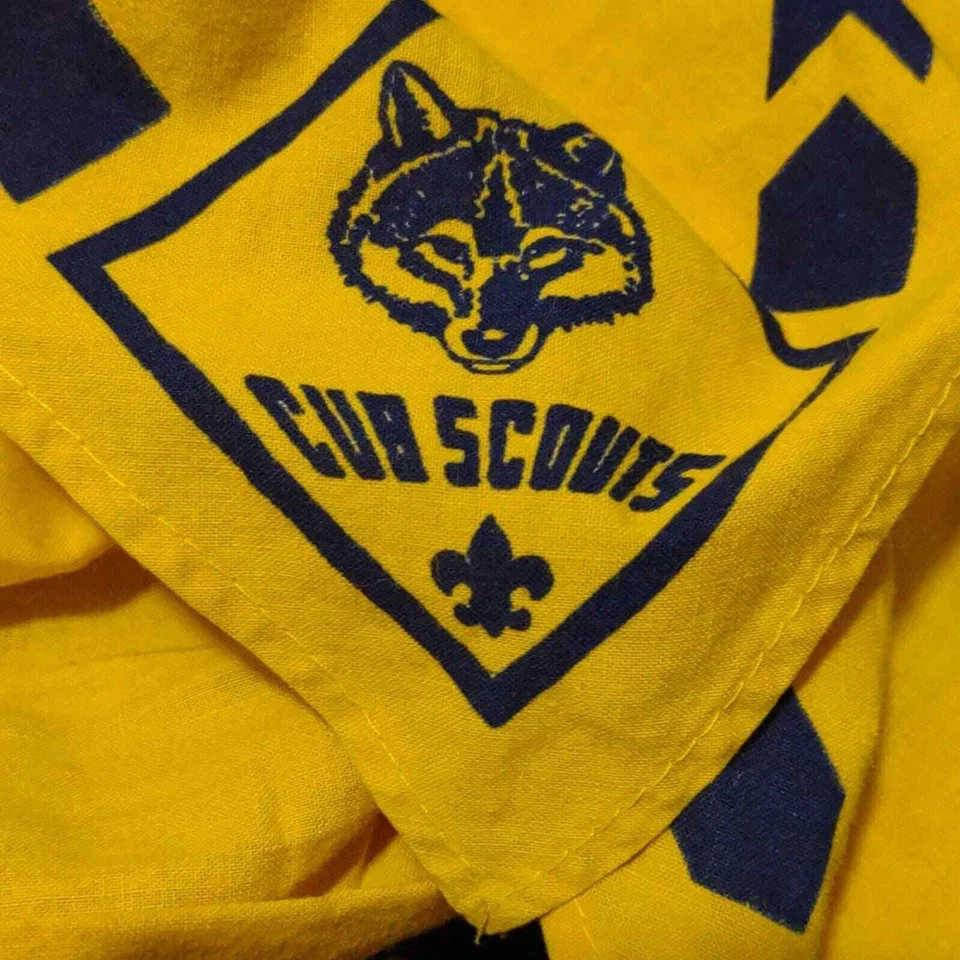 Vintage Boy Scouts of America Cub Scout Uniform Shirt and yellow Scarf Size 10 - Image 4 of 4