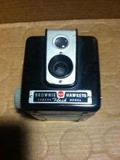 VINTAGE KODAK BROWNIE HAWKEYE CAMERA FLASH MODEL