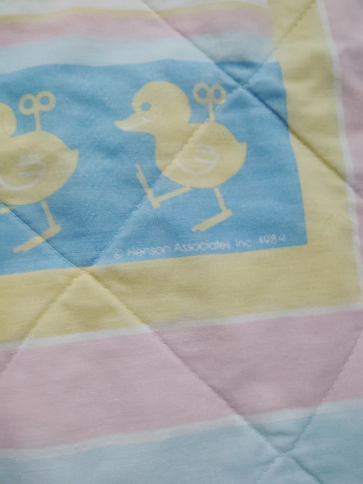 Colcha de cobertor de bebê Muppet Babies vintage Miss Piggy Kermit década de 1980 35x45 - Imagem 4 de 4