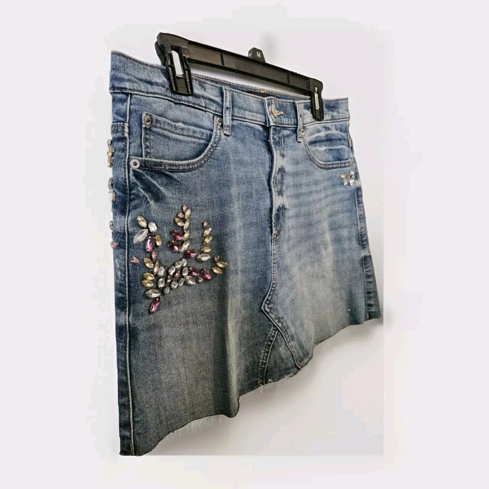 Minifalda de mezclilla Express adornada con gemas con joyas talla 10 90094 Foto 2 de 4