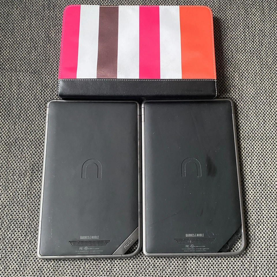 (2) Barnes & Noble NOOK цвет Wi-Fi 8GB 7» планшетный ридер BNRV200 с чехлом комплект - Изображение 4 из 4