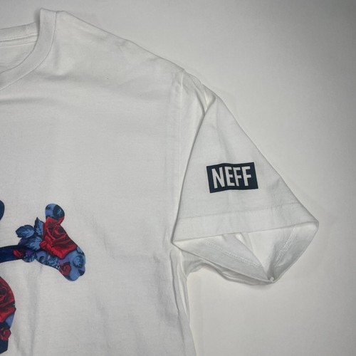 Disney Neff Mickey Mouse T- Shirt White Size Large Floral Mickey - Picture 4 of 7