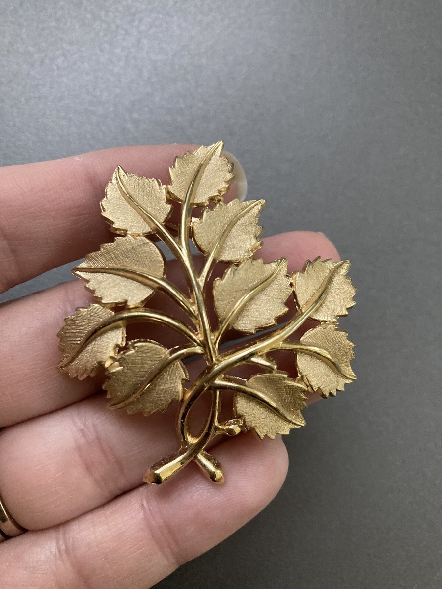 Vintage Signed Crown TRIFARI Leaf Leaves Gold Tone Pin Brooch Tree Of Life