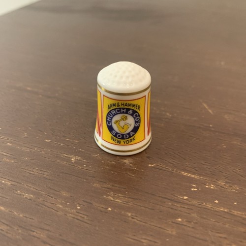 Vintage 1980 The Country Store Fine Porcelain Thimble Arm & Hammer Soda New York - Picture 2 of 3