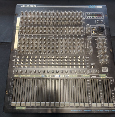 ALESIS 1622 16 CHANNEL MIXER MONOLITHIC/INTEGRATED SURFACE AUDIO CONSOLE