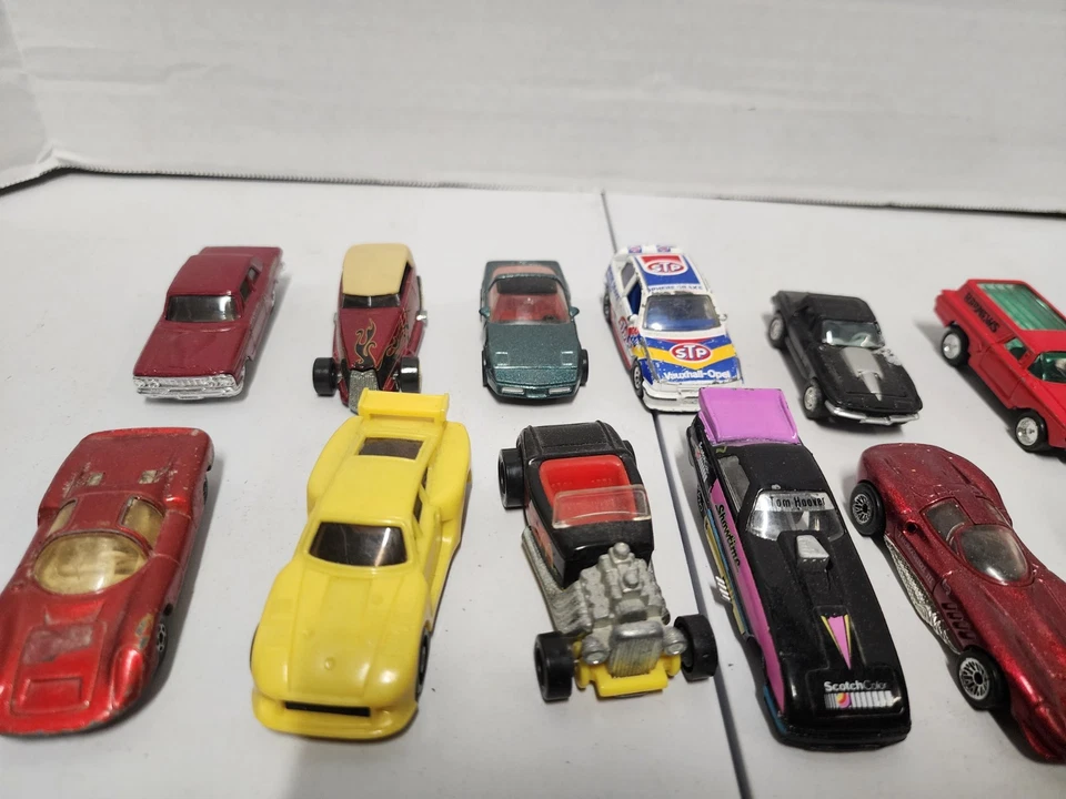 Lot Of 29 Matchbox/Hot Wheels 1970s-1990s Cars - Image 2 of 4