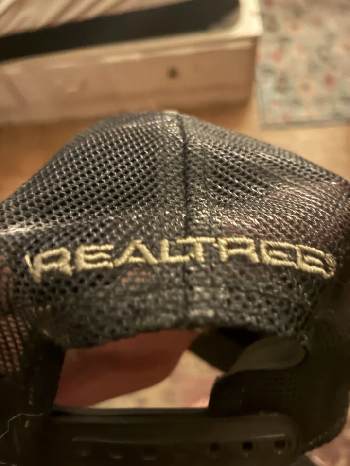 Vintage Real Tree Hat Realtree EST 1986 Olive Green Mesh-Back Snapback Cap. - Image 3 of 3