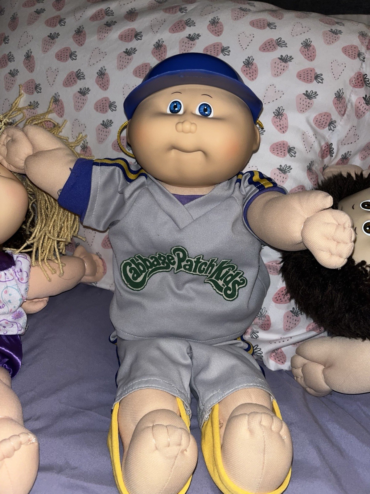 Vintage Cabbage Patch Kids Baby Doll w/ Outfit & Hat Signed Xavier Roberts