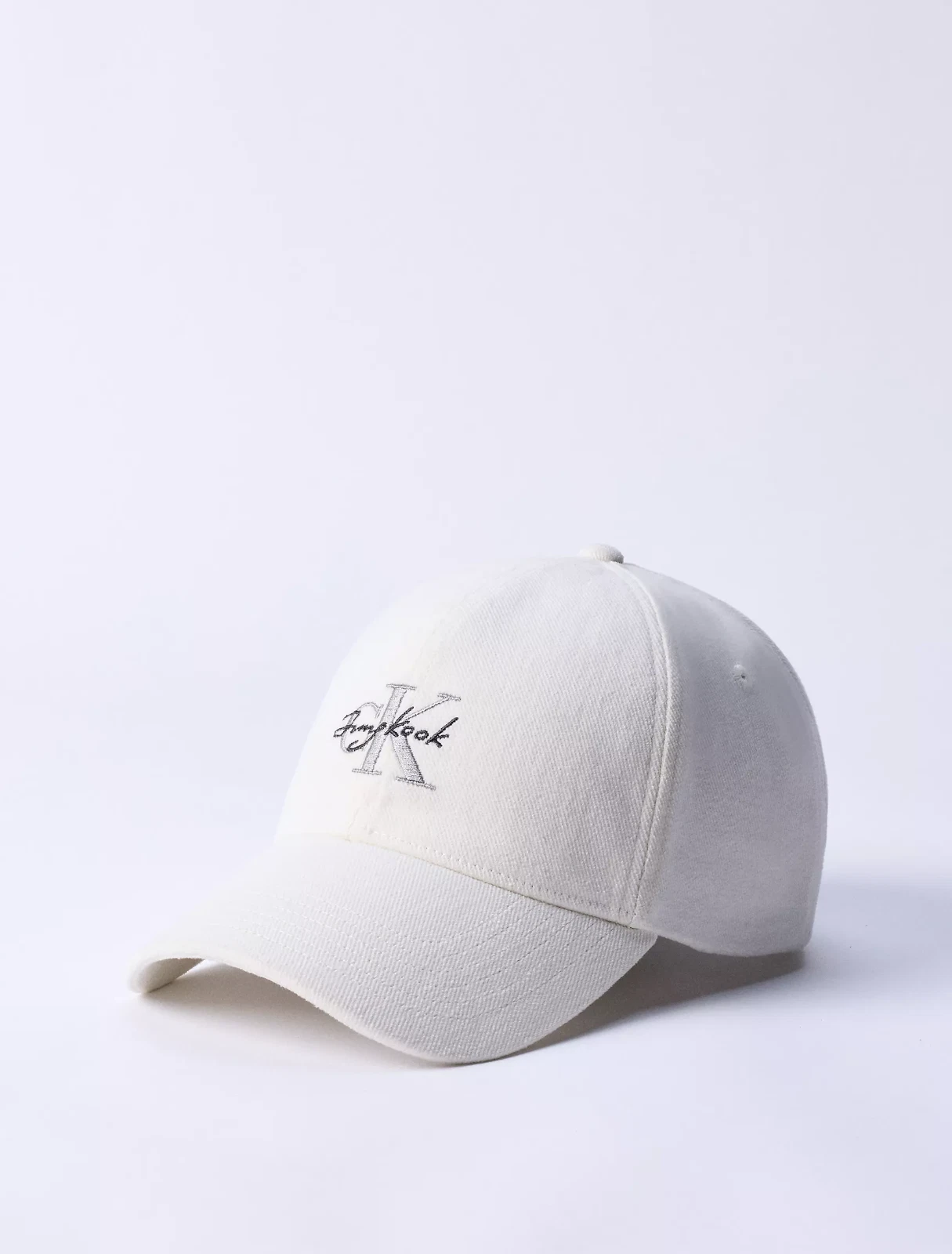 Calvin Klein x Jung Kook Baseball Cap Lily New With Tags Limited Edition
Opens in a new window or ta