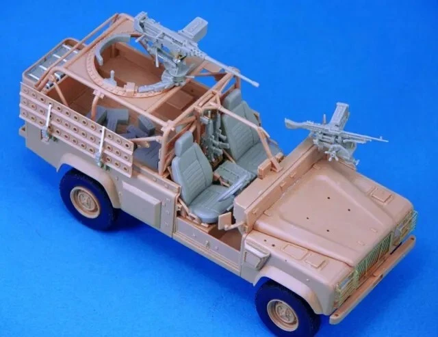 Hobby Boss 82446 1:35 Defender "Wolf" w.m.i.k. + Legend LF1228  Wheel + Detail - Immagine 4 di 4