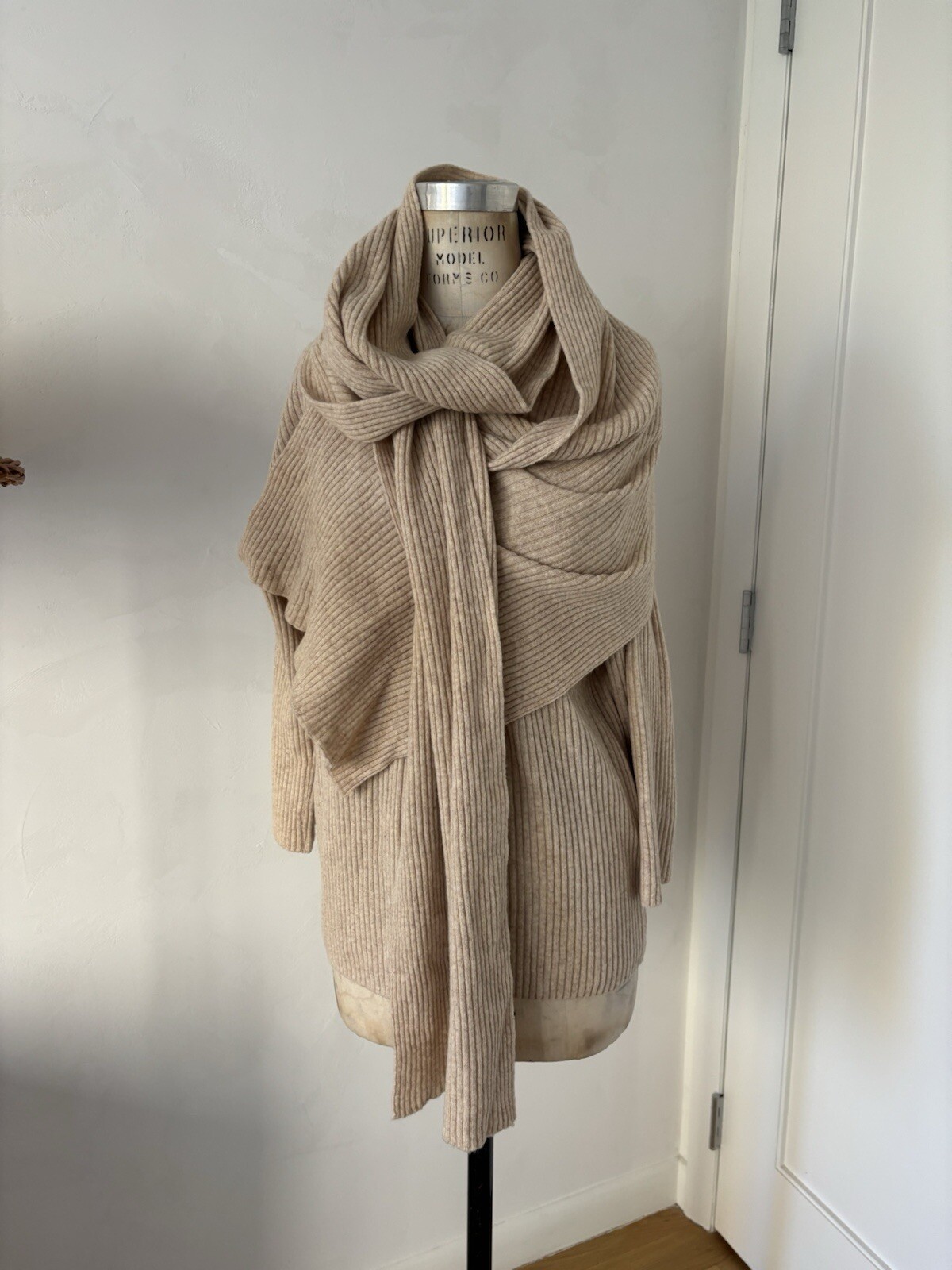Kinder Salmon 100%wool Sweater And Scarf Set Size M