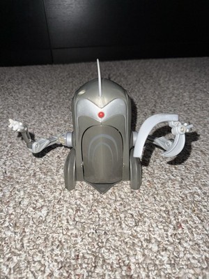 Mattel Robots Movie Robot Sweeper Action Figure Toy Fox 2005 Damaged