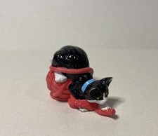 Figurka jajka niespodzianego "Zabawne koty domowe", 2001, Śmieszna, Oryginalna, Kot z wełnianymi kubkami