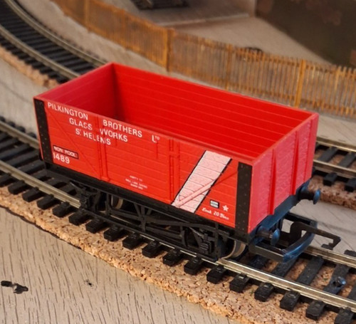 Hornby Pilkington Brothers 7-Plank Open Wagon - No.1489 - R094 - OO Gauge | Condition: Used