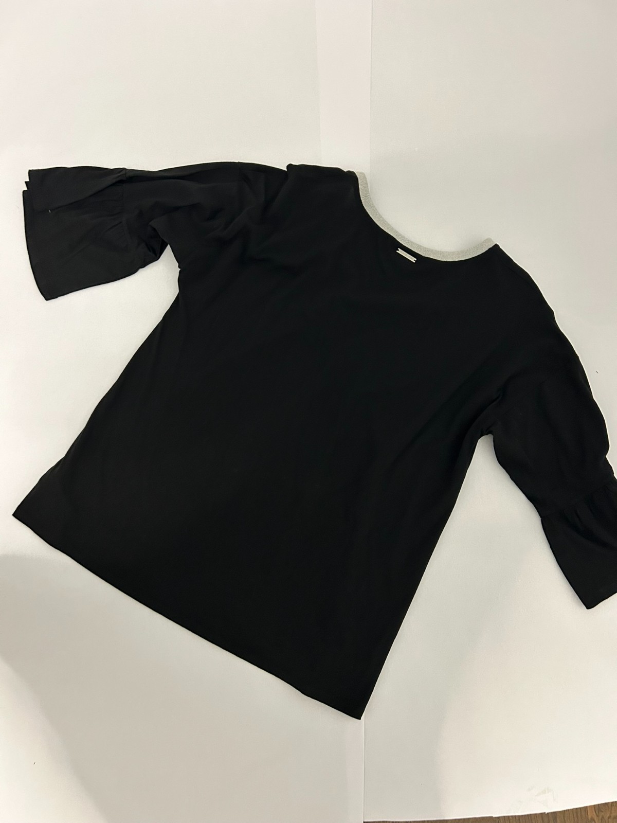 Michael Kors Womens Blouse Black Sz 1x silver neck good pre-owned condition thumbnail 3