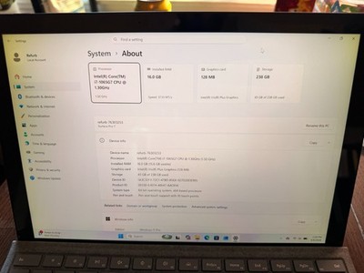 Microsoft Surface Pro 7 i7-1065G7 16GB 256GB Win11 Pro 12.3'' + Type Cover Bundle