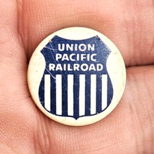 Vintage UNION PACIFIC RAILROAD Plastic Button / Pinback / Lapel