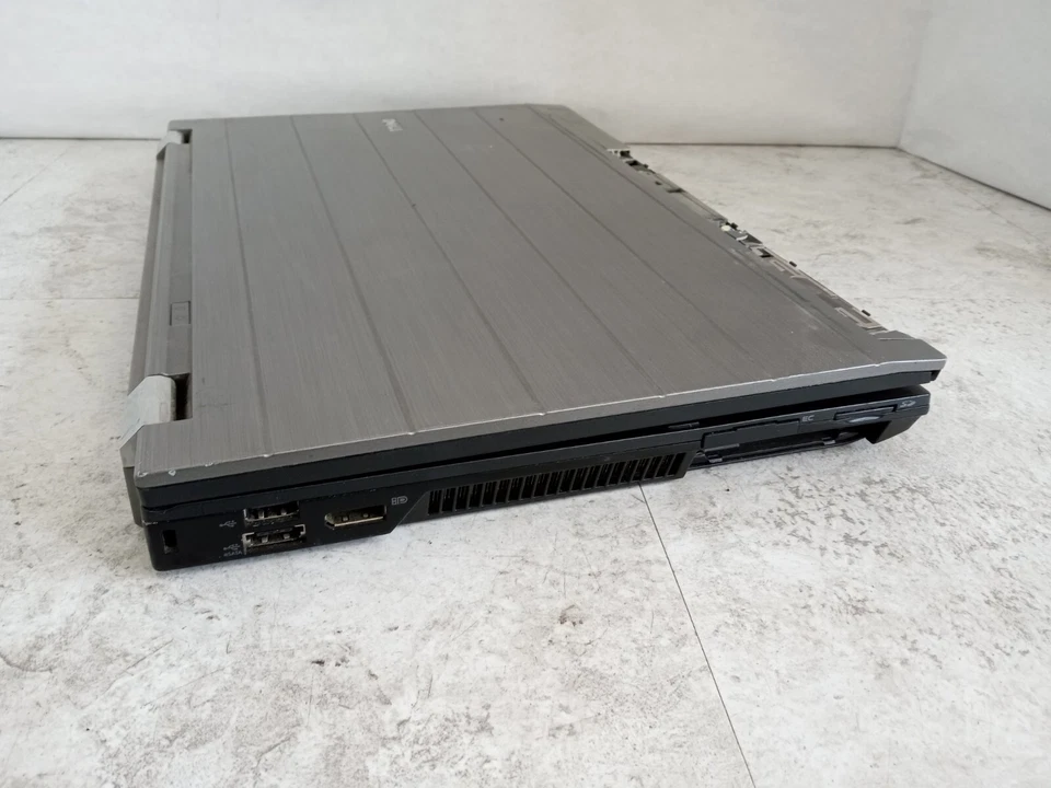 Dell Precision M4500 15" Laptop Intel i7 1st Gen 2GB RAM - WON'T BOOT - READ -RR - Image 3 of 4