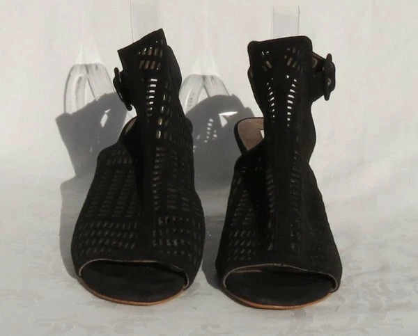 HALOGEN Nordstrom Black Suede Leather Laser Cut Wedge Sandals Shoes 7.5 ROSINA - Image 3 of 4