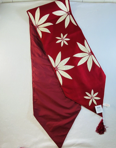 4 Pc Holiday Decor Lot Christmas Table Runner, Tree Skirt, Stocking, Tablecloth - Picture 9 of 14