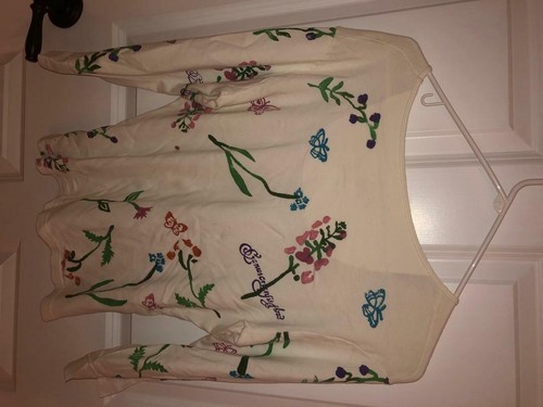 Women's small white quarter sleeve flower top - Picture 2 of 3