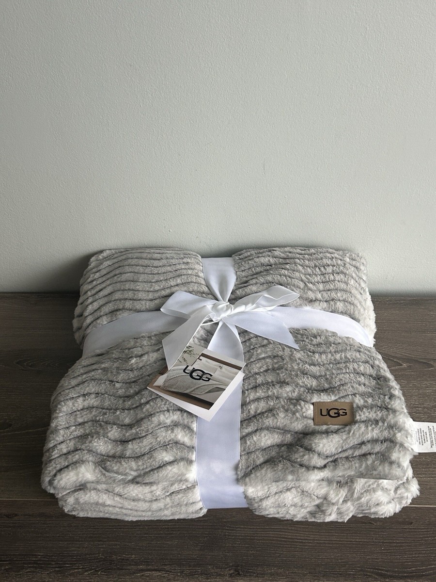 UGG HALLIE Throw Blanket 50” x 70” RARE Gray New!