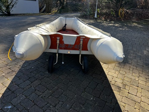 Schlauchboot Suzumar mit Johnson-Motor gebraucht, TOP -Zustand - Bild 3 von 13