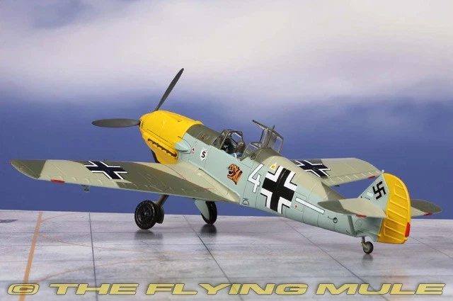 Hobby Master 1:48 Bf 109E Luftwaffe 4/JG 26 Schlageter Horst Perez White 4 - Image 2 of 4