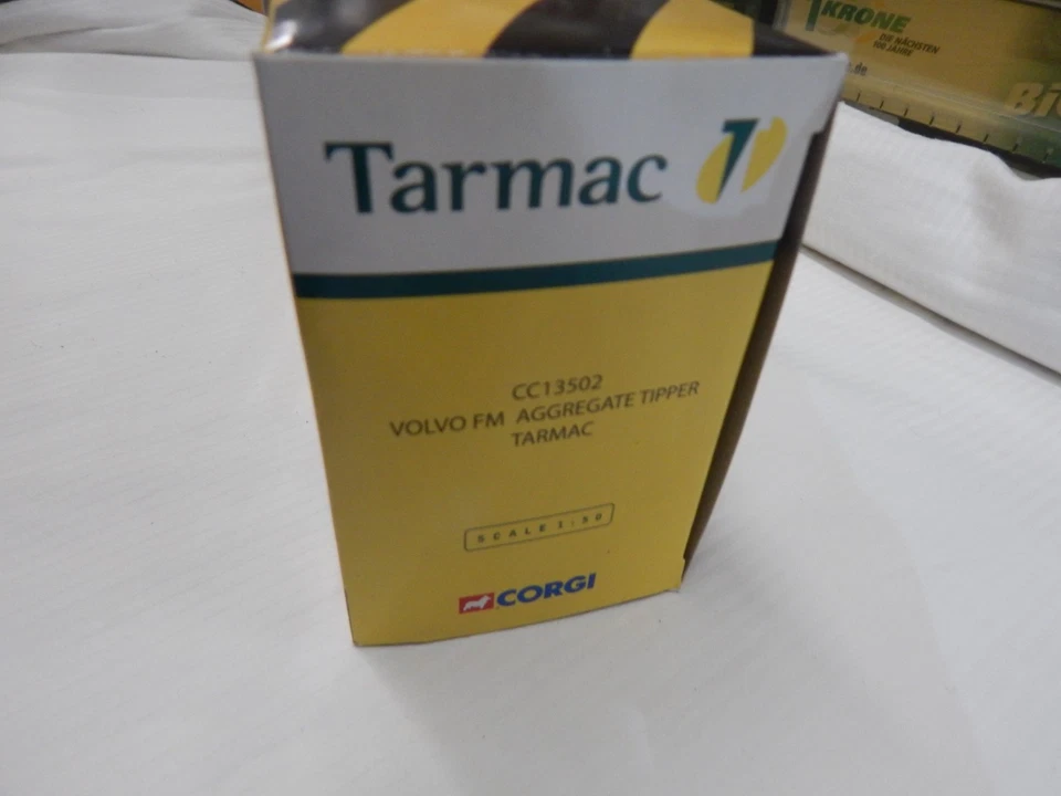 CORGI VOLVO FM AGGREGATE TIPPER TARMAC CC13502 MIB 1:50 - Image 2 of 4