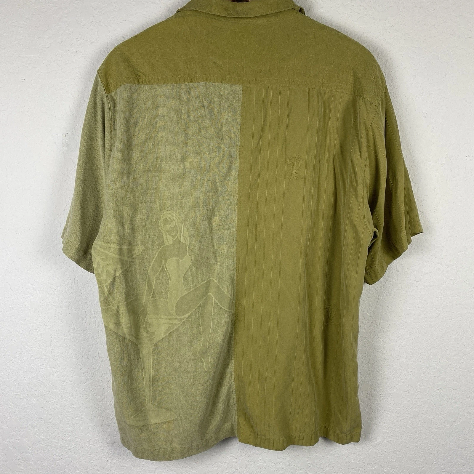 Tommy Bahama Mens L 100% Silk Shirt Girl Martini Print Green Short Sleeve Cruise