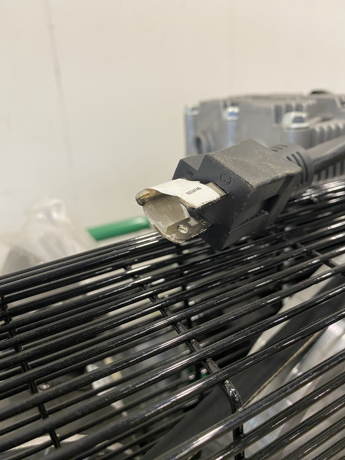 Speedaire 2 HP 30 Gallon Vert Portable Air Compressor 120V 1PH