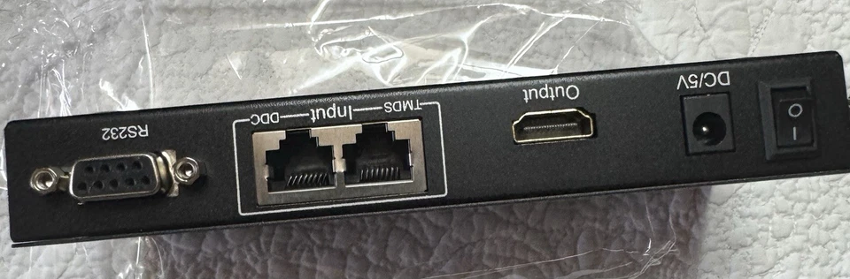 Interruptor y divisor HDMI de matriz 4x4 Monoprice, receptor, con anuncio de CA, control remoto MHSS0404E Foto 2 de 4