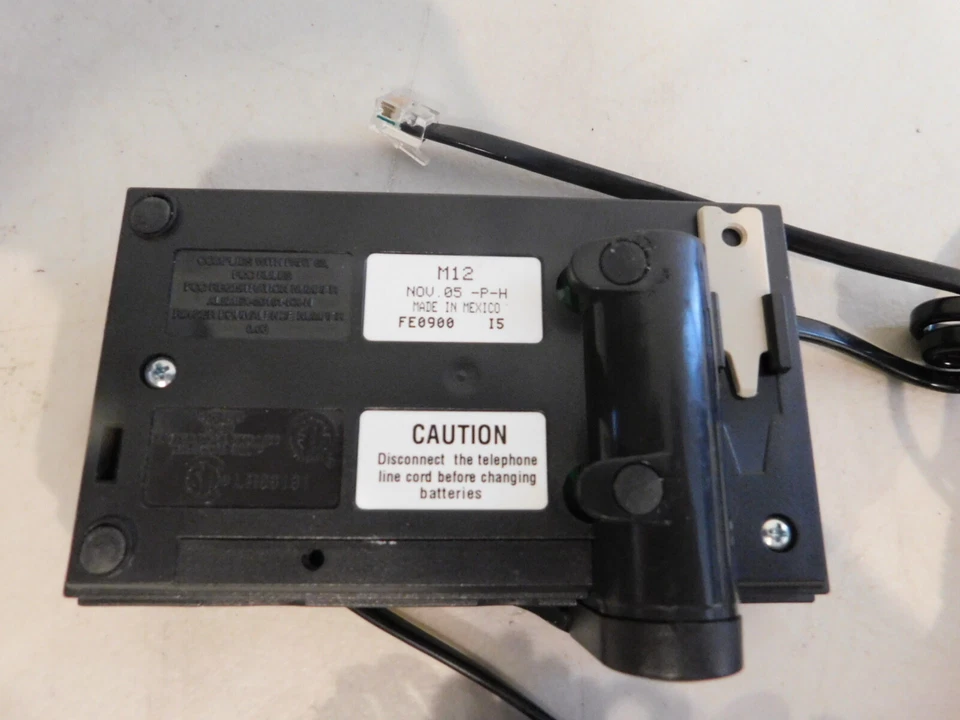 Plantronics M12 Amplifier with Ear-Hook Headset & Over the Head Headset - Image 3 of 4