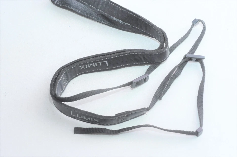 Correa delgada de cuero para cámara digital Panasonic LUMIX negra Foto 2 de 2
