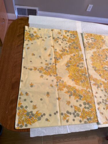 Vintage Yellow Floral Standard Pillowcases Set of 2 Unbranded 30 x 19 - Picture 2 of 5