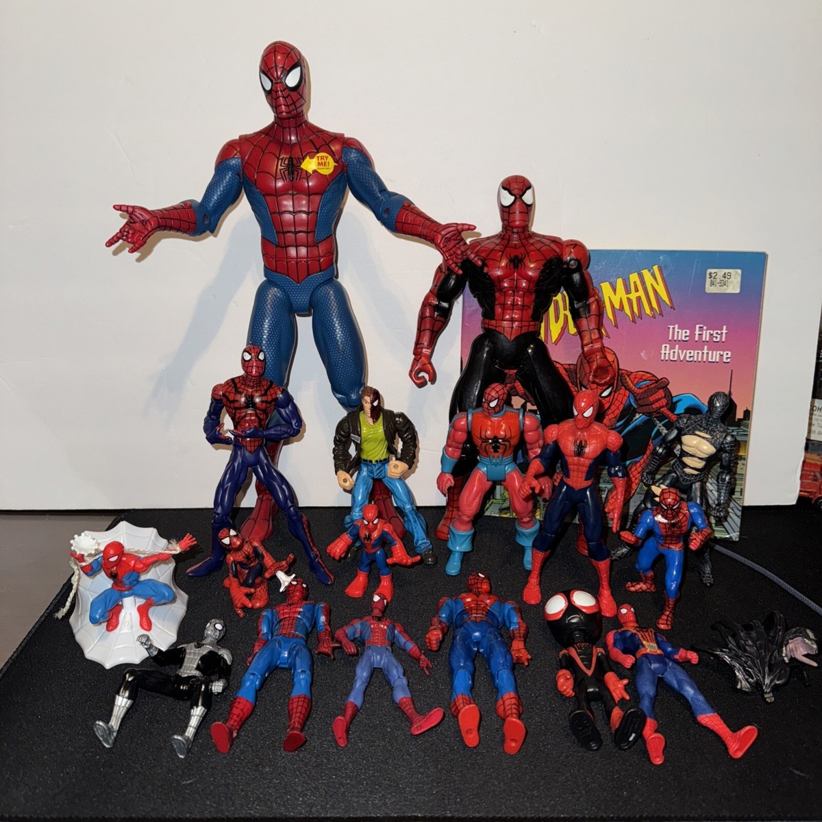 Lot Of 17 Spiderman Action Figures Marvel Toy Biz Mixed Years