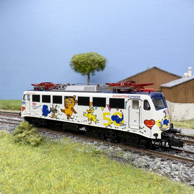 Locomotive BR 110 Minitrix : animez votre réseau ferroviaire miniature Époque VI